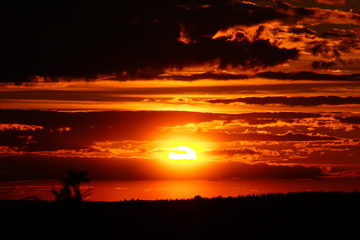 Sonnenuntergang mit Wolken