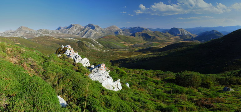 Somiedo 이미지 찾아보기 1,706 스톡 사진, 벡터 및 비디오 Adobe Stock
