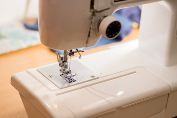sewing machine 