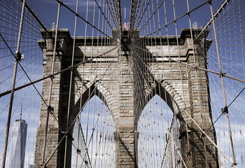 Upward / Lines of the Brooklyn Bridge extend into the sky