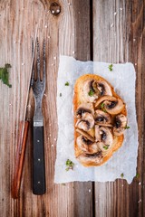 bruschetta with mushrooms