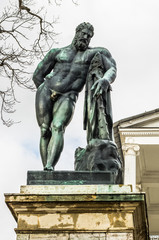 Obraz premium Heracles Statue of Cameron Gallery in Catharine Park