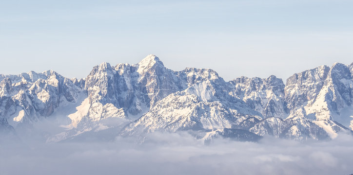 Fototapeta Mountains in fog