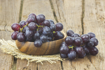 grapes in a bowl