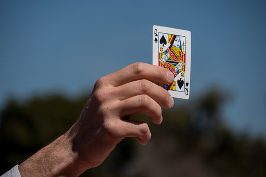 Truco de magia con naipe