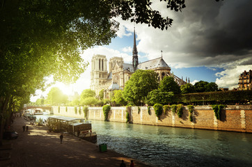 Seine and Notre Dame de Paris, Paris, France