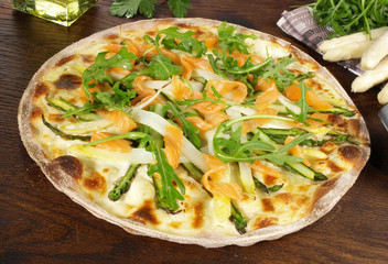 Flammkuchen mit Lachs