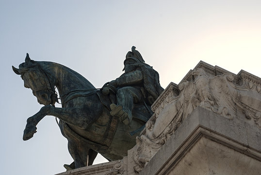 Estatua Victor Manuel II