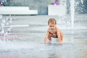 baby in the fountain