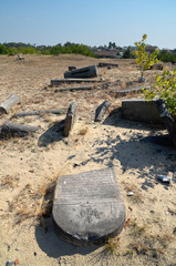Zdewastowany cmentarz żydowski w Karczewie