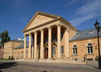 Obraz premium Łaźnia Teodozji Majewskiej, obecnie liceum imienia Jam Saheb Digvijay Sinhji