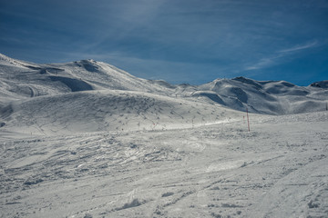 Fototapeta na wymiar Mountains from formigal winter resort.