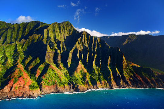 Beautiful aerial view of spectacular Na Pali coast, Kauai