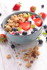 muesli with berry fruit and yogurt