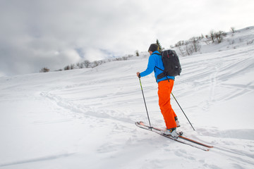 Fototapeta na wymiar Randonnee ski trails
