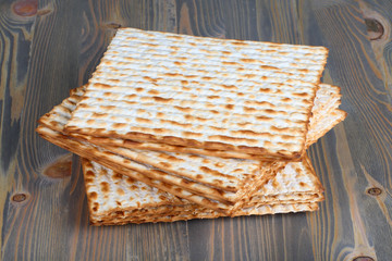 Matzah on wooden table