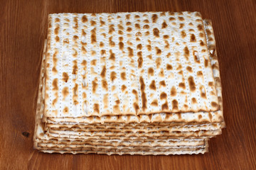 Matzah on wooden table