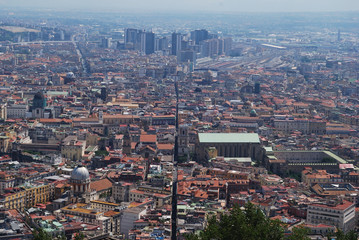 Spaccanapoli, la strada che divide il cuore della vecchia Napoli dall'alto in Certosa
