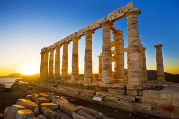 Fotobehang Rudnes Griekenland. Kaap Sounion - Ruïnes van een oude Griekse tempel van Poseidon voor zonsondergang