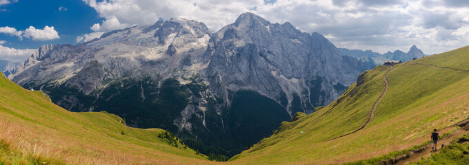 Fototapeta na wymiar panorama over the Marmolada Glacier