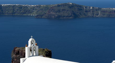 Fototapeta na wymiar Church in Oia village, Santorini island