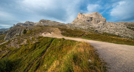 Cinque Torri trekking, Dolomites