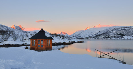 Fototapeta premium Winter Sunrise on Stonnesbotnen, Senja