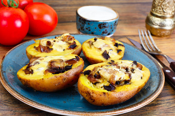 Potatoes Stuffed with Mushrooms and Cheese