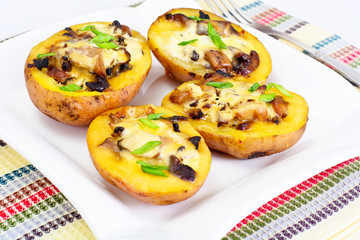 Potatoes Stuffed with Mushrooms and Cheese