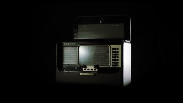 Vintage old Radio Close Up
