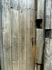 старая деревянная дверь