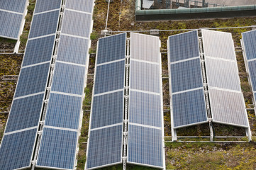 Fototapeta premium Solaranlage auf Flachdach,