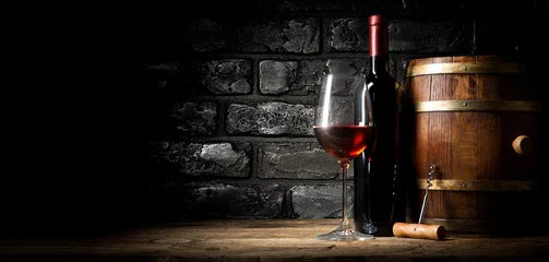 Gordijnen Oude rode wijn © Givaga