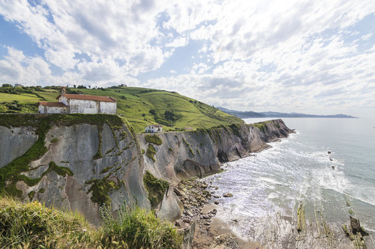 playa de itzurun y geoparque, zumaia