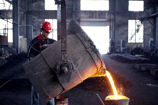 Working in cast iron foundry