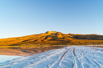 Wheel tracks to Coqueza Village