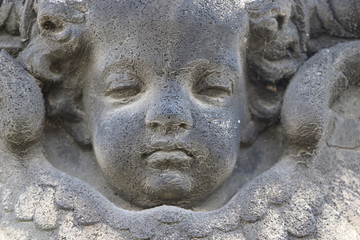 Fototapeta na wymiar Détail d'une tombe du cimetière du Montparnasse à Paris