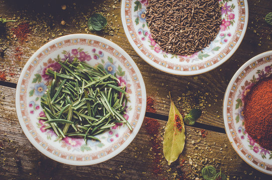 Overhead shot of rosemary in porcelain bowl © Leszek Czerwonka