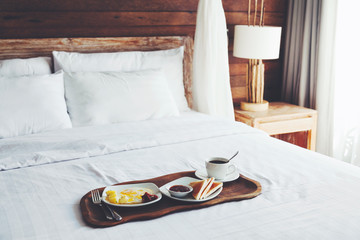 Breakfast in bed - obrazy, fototapety, plakaty