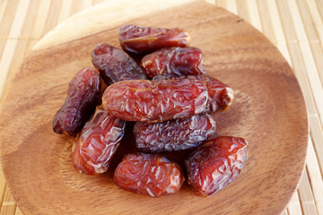 sun dried dates