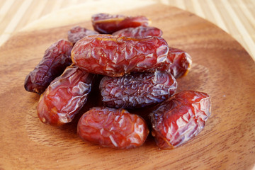 sun dried dates