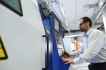 Manager monitoring information on computer system