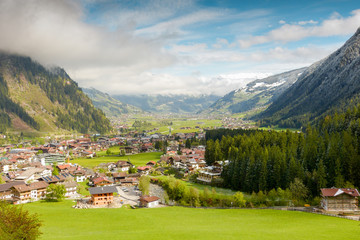 Fototapeta na wymiar Mayrhofen im Zillertal