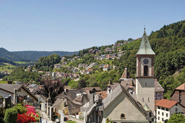 Fototapeta premium Blick ueber Bad Peterstal im Schwarzwald