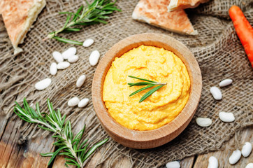 roasted carrots rosemary white bean hummus