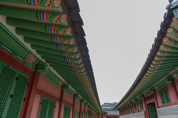 Fototapeta na wymiar Decorated Korean Roof