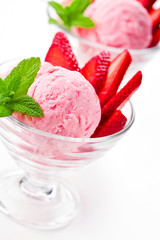 Homemade Strawberry Ice Cream