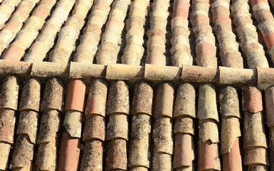 toit...tuiles artisanales