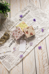 Fototapeta premium Gift box on a rustic background