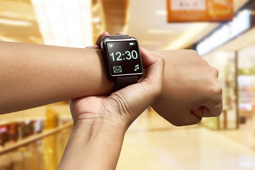 Hand setting time on smartwatch